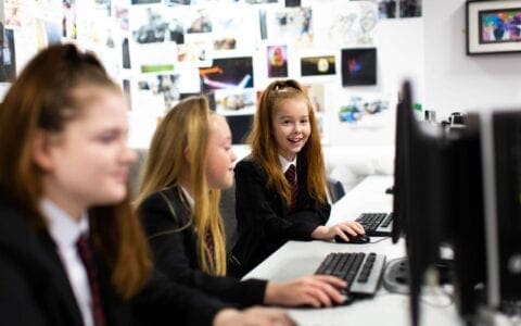 UPDATED INFORMATION: CONFIRMED CASE OF COVID-19 IN YEAR 9 1.12.20